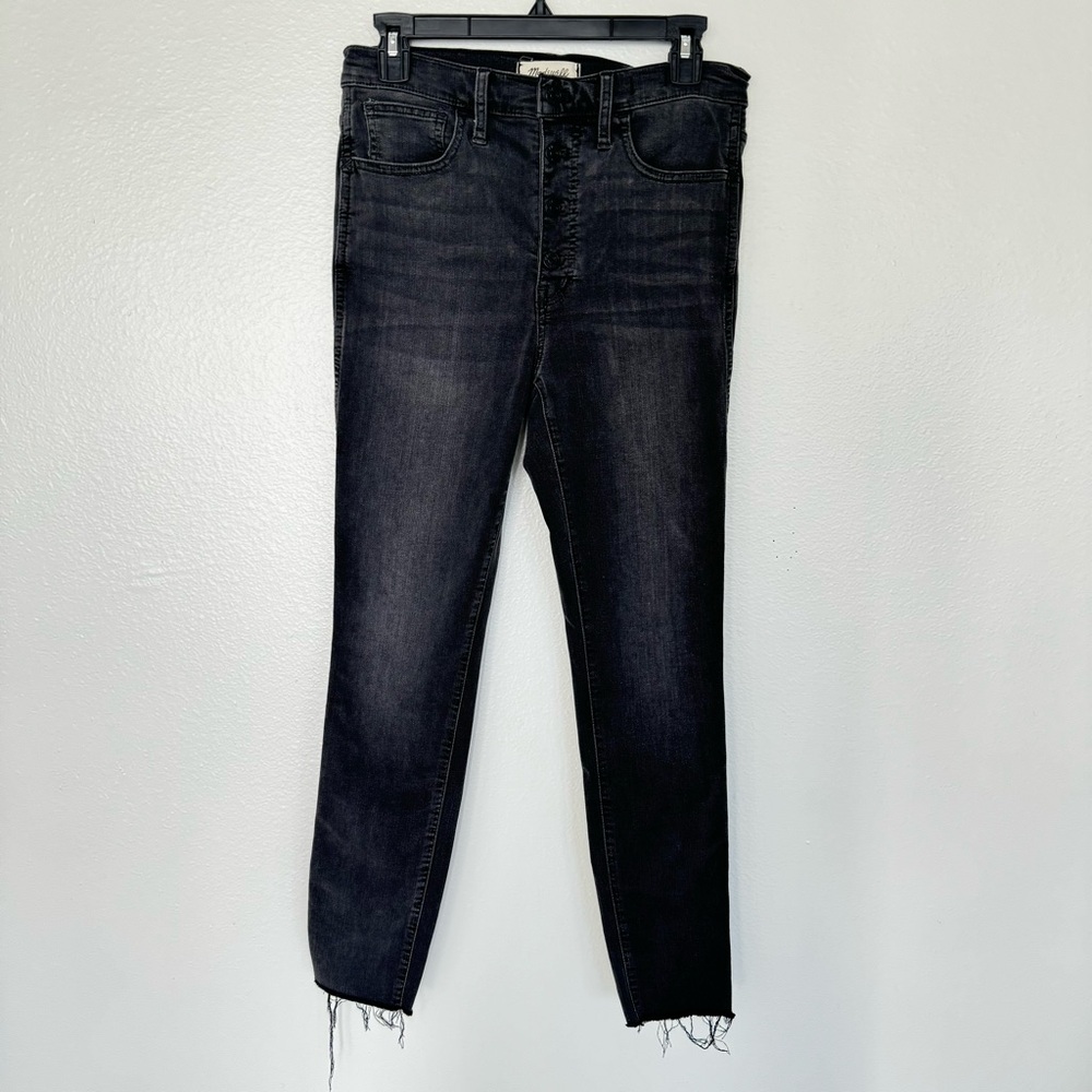 Black Madewell high rise skinny jeans in size 28 with button closure